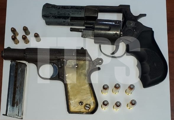 Woman among four held by cops, 3 firearms and ‘toy gun’ seized